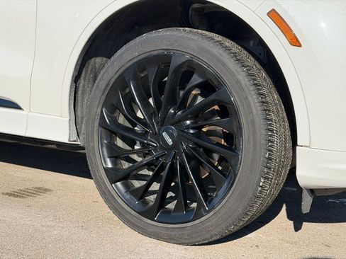 Used 2025 Lincoln Aviator Reserve w/ Jet Appearance Package image 29