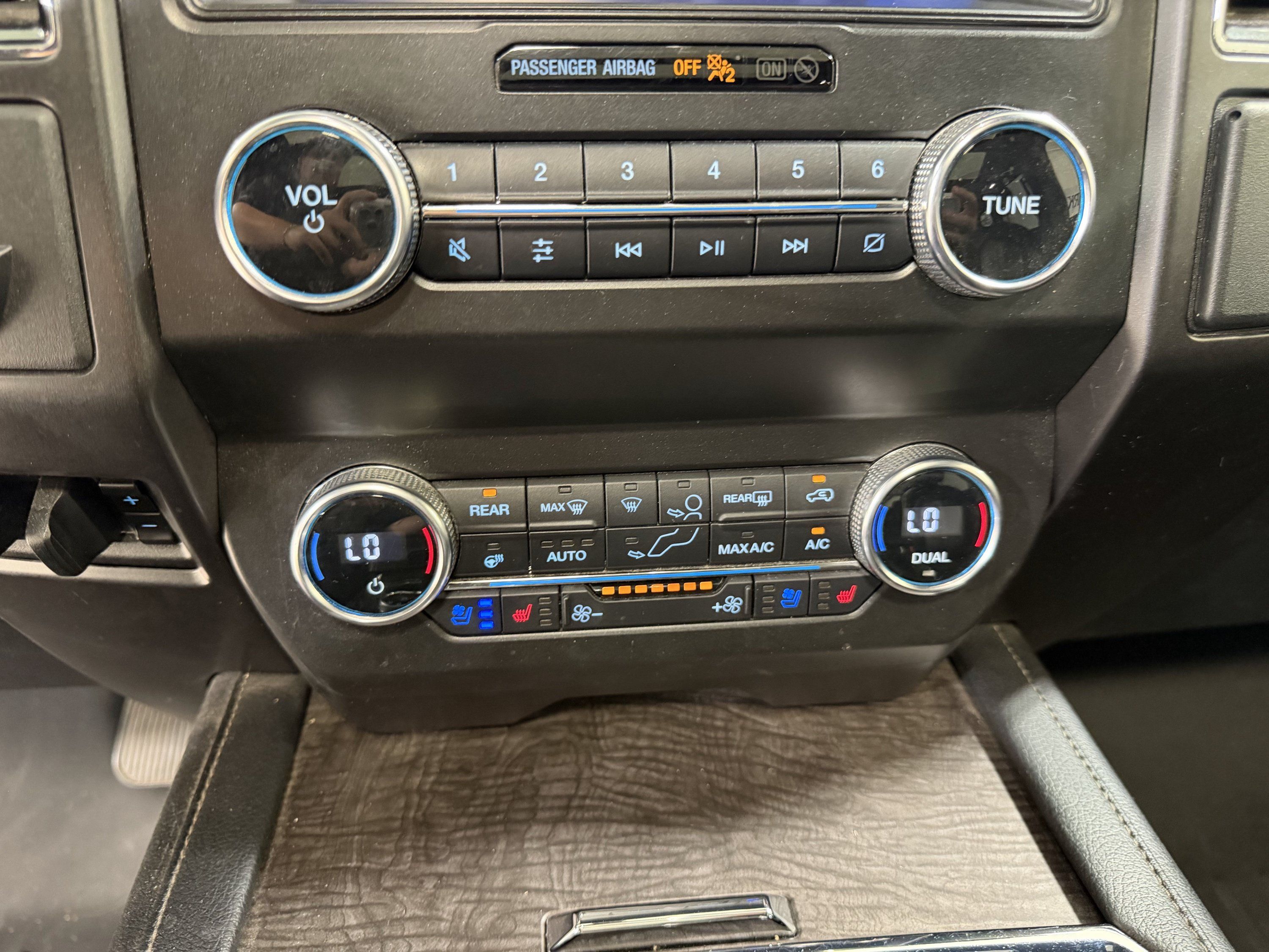 Used 2019 Ford Expedition Limited w/ Equipment Group 302A RWD image 20
