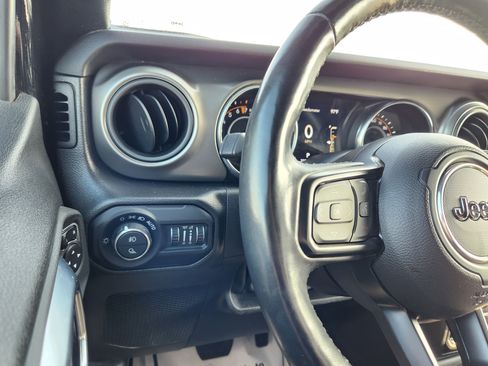 Used 2022 Jeep Gladiator Sport AWD/4WD image 24