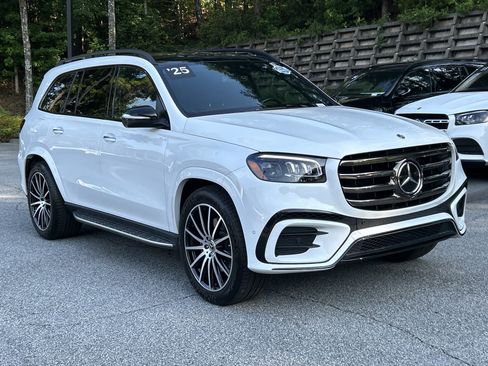 Certified 2025 Mercedes-Benz GLS 580 4MATIC image 4