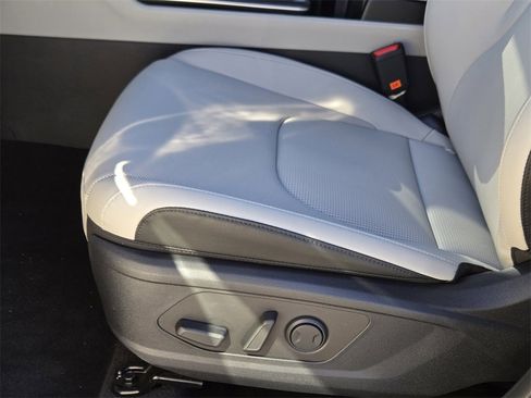 New 2026 Kia Sportage EX image 34