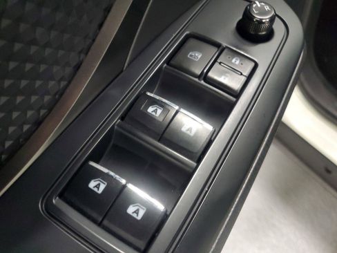 Used 2018 Toyota C-HR XLE image 20