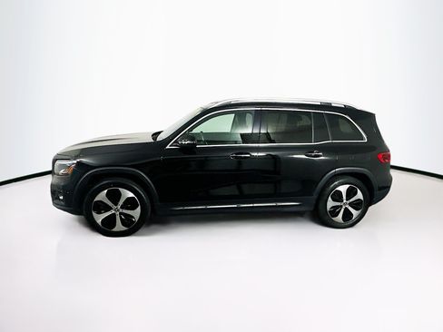 Used 2025 Mercedes-Benz GLB 250 4MATIC image 4