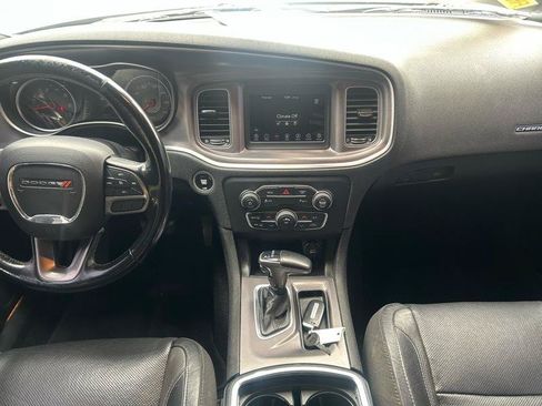 Used 2020 Dodge Charger SXT w/ Leather Interior Group RWD image 11