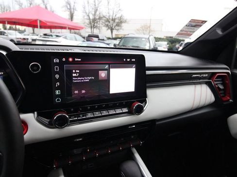 Used 2024 GMC Canyon AT4X AWD/4WD image 15