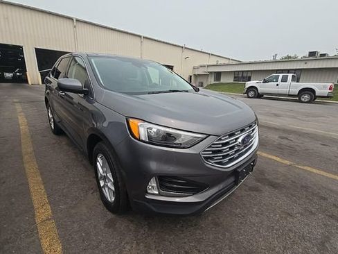 Used 2022 Ford Edge SEL w/ Convenience Package AWD/4WD image 2
