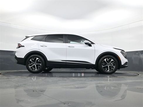 Used 2024 Kia Sportage EX image 24