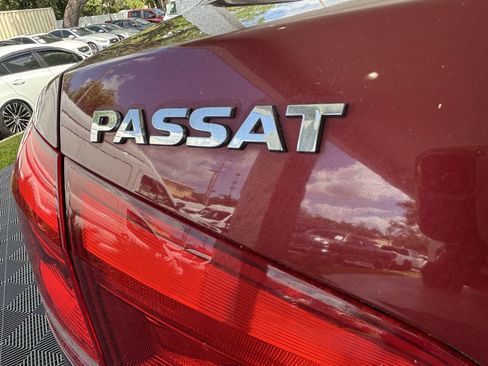 Used 2015 Volkswagen Passat 1.8T Limited Edition image 8