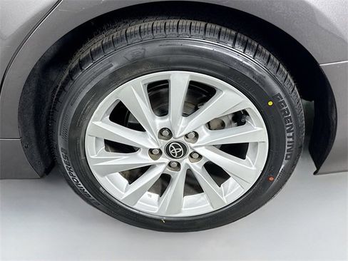 Used 2021 Toyota Camry LE w/ Carpet Mat Package (TMS) image 28