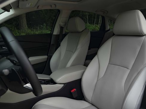 Used 2025 Honda Accord Touring image 16