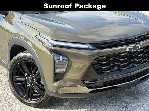 Used 2024 Chevrolet Trax ACTIV w/ Sunroof Package FWD image 5