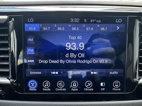 Used 2017 Chrysler Pacifica Touring-L FWD image 21