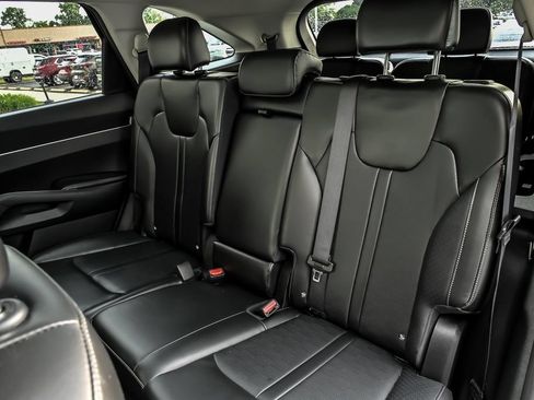 Used 2024 Kia Sorento S w/ Panoramic Sunroof Package AWD/4WD image 16