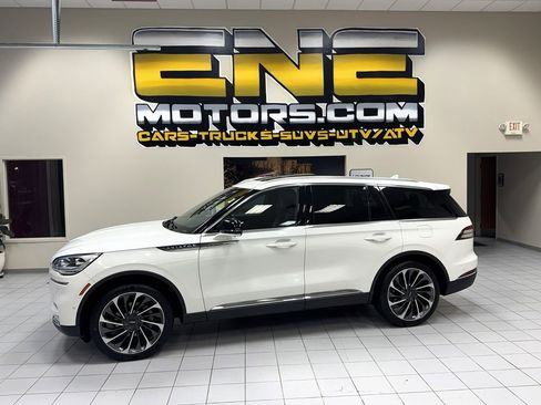 Used 2020 Lincoln Aviator Reserve w/ Equipment Group 202A image 4