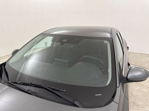 Used 2025 Nissan Sentra SV FWD image 14