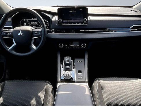 Used 2024 Mitsubishi Outlander ES AWD/4WD image 12