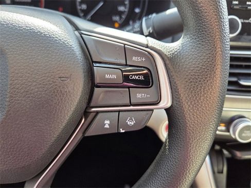 Used 2018 Honda Accord LX image 29