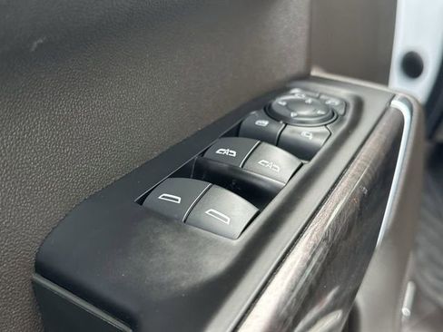 Used 2021 Chevrolet Silverado 1500 LTZ AWD/4WD image 23