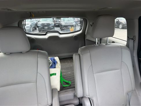 Used 2015 Toyota Highlander Limited AWD/4WD image 4