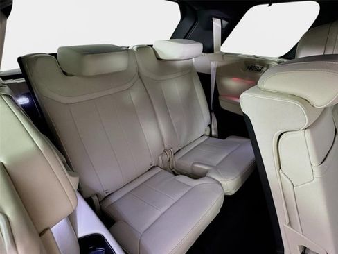 New 2026 Land Rover Range Rover Long Wheelbase SE AWD/4WD image 29