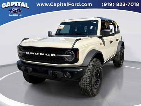 Certified 2025 Ford Bronco Badlands AWD/4WD image 1
