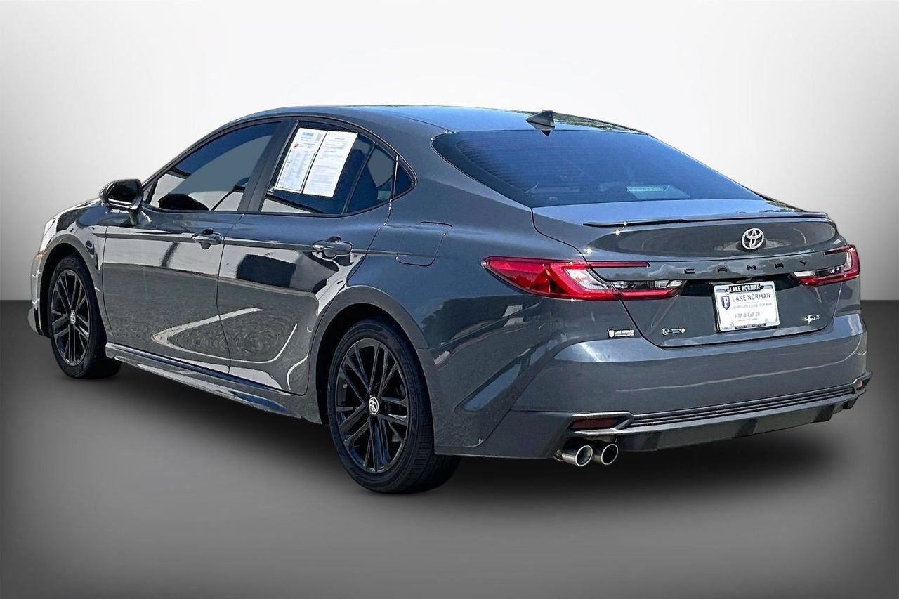 Used 2025 Toyota Camry SE FWD image 6