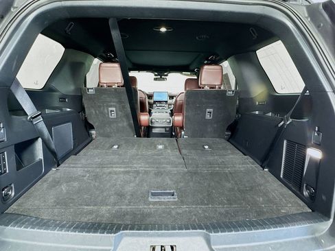 Used 2024 Ford Expedition Limited image 28
