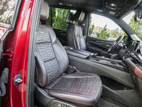 Used 2023 Cadillac Escalade ESV V image 35