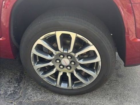 Used 2021 GMC Acadia Denali w/ Denali Technology Package image 31