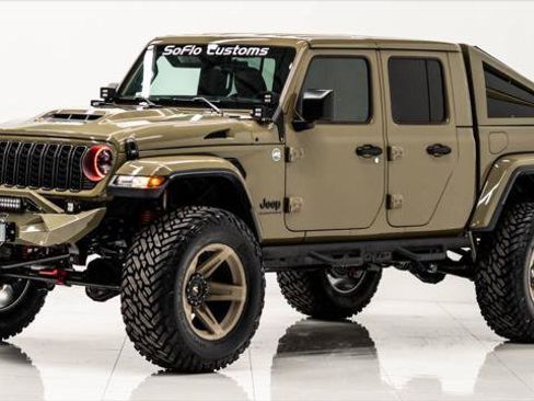 Used 2025 Jeep Gladiator Sport image 11