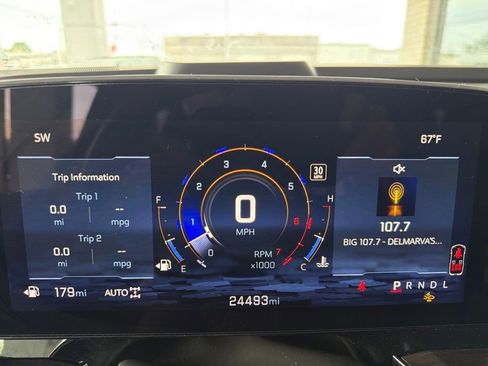 Used 2025 Chevrolet Suburban Z71 AWD/4WD image 43
