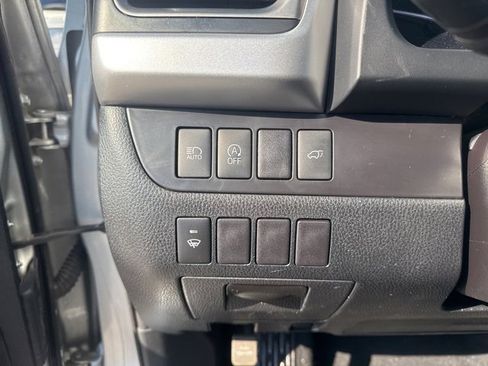 Used 2019 Toyota Highlander XLE image 26