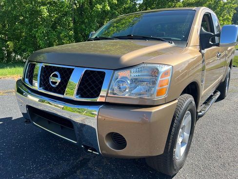 Used 2004 Nissan Titan SE AWD/4WD image 2