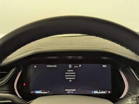 Used 2025 Jeep Grand Cherokee Limited w/ Luxury Tech Group II image 18