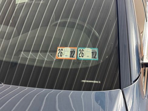 Used 2023 BMW 530i xDrive w/ Premium Package image 10