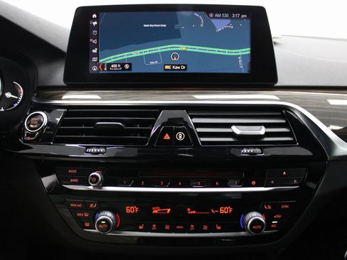 Used 2019 BMW 530i w/ Convenience Package image 42