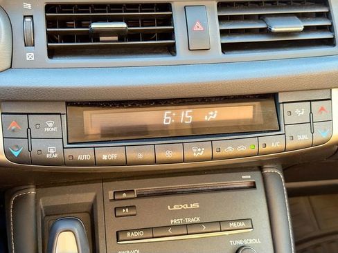 Used 2015 Lexus CT 200h w/ Navigation Package image 17