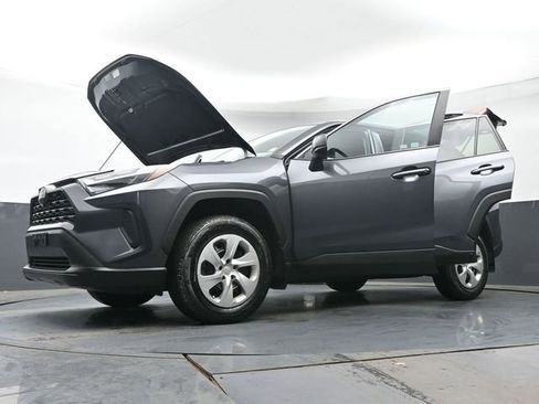 Used 2023 Toyota RAV4 LE AWD/4WD image 41