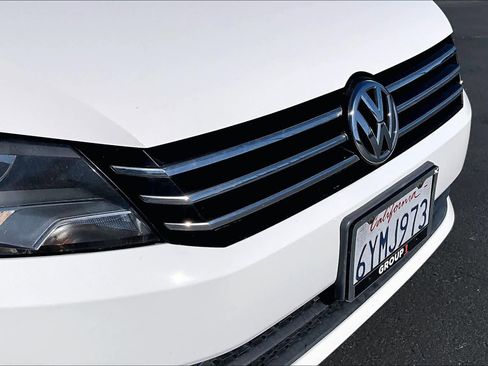 Used 2013 Volkswagen Passat 2.5 SE image 28