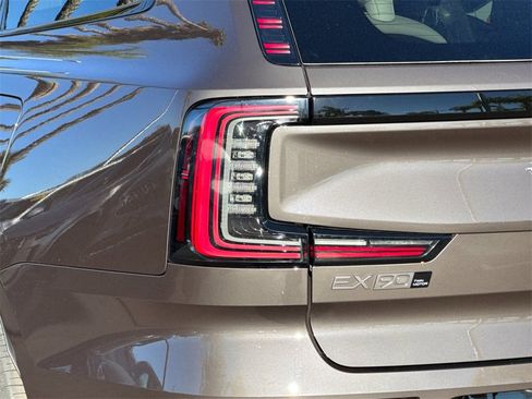 New 2025 Volvo EX90 Plus w/ Protection Package Premier image 26