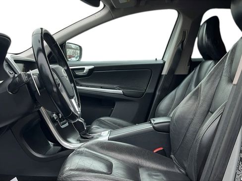 Used 2014 Volvo XC60 T6 image 11