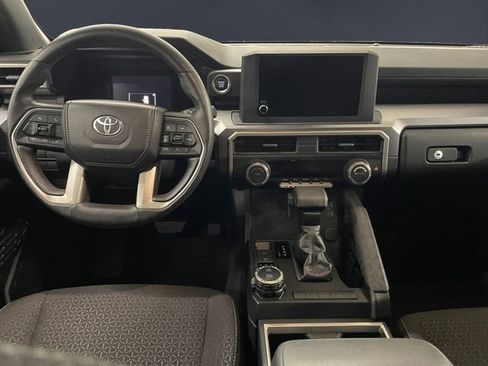 Used 2025 Toyota 4Runner SR5 AWD/4WD image 10