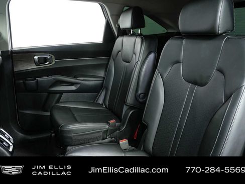 Used 2023 Kia Sorento EX w/ Panoramic Sunroof Package FWD image 18