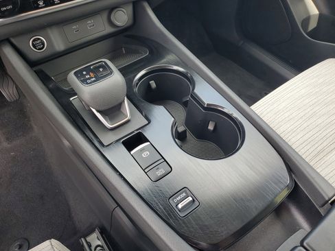 Certified 2023 Nissan Rogue SV FWD image 23
