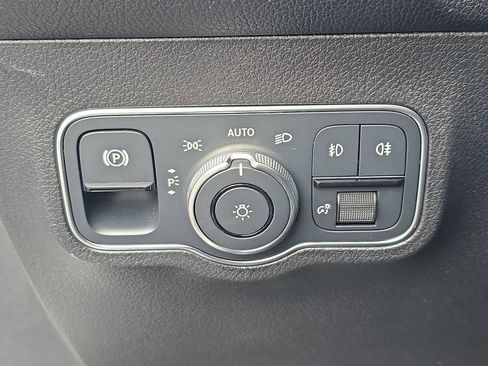 Certified 2023 Mercedes-Benz GLB 250 image 24