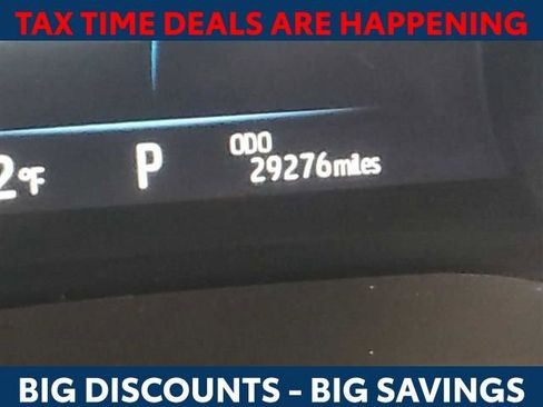 Used 2025 Toyota Sienna LE image 8