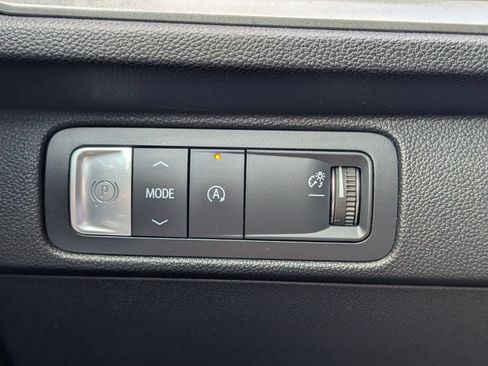 Used 2024 Chevrolet Traverse LT FWD image 24