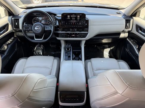 Used 2023 Nissan Pathfinder SL FWD image 29