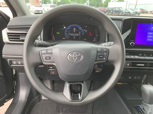 Used 2026 Toyota Camry LE FWD image 17