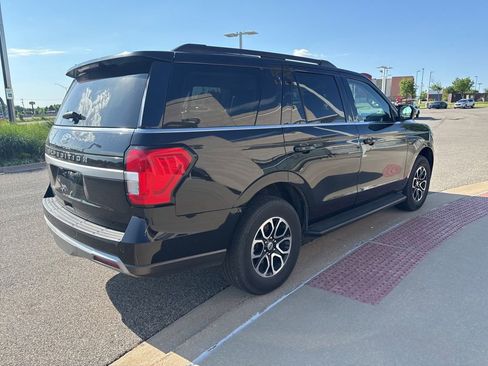 Used 2024 Ford Expedition XLT RWD image 4